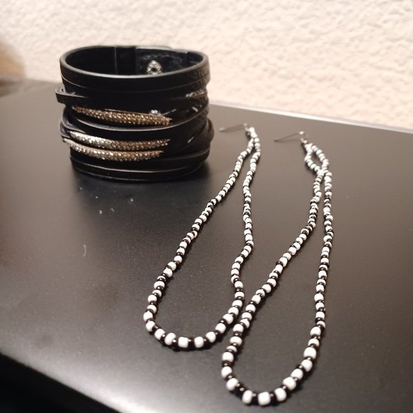 Swinging Loop Beads by PersonallyBowedbyCLB - Picture 10 of 12